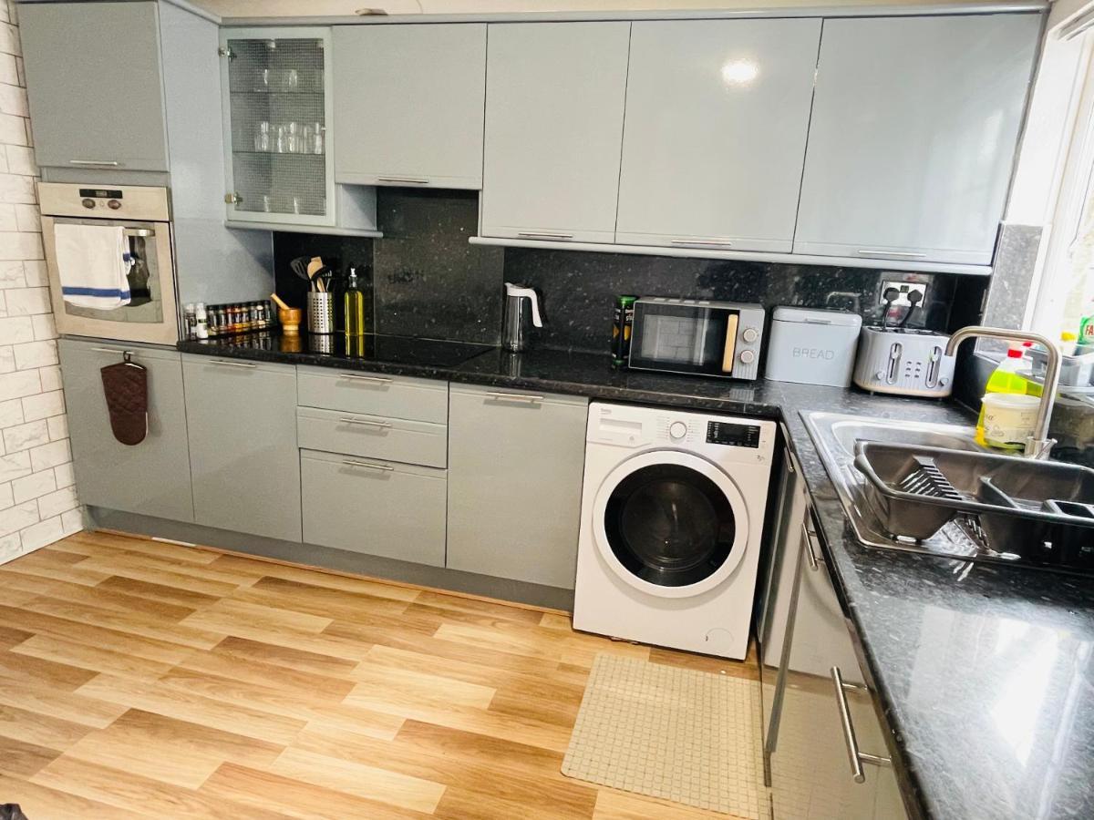 Alder House - A Modern Vibrant 4 Bedroom House Marston Green Exterior foto